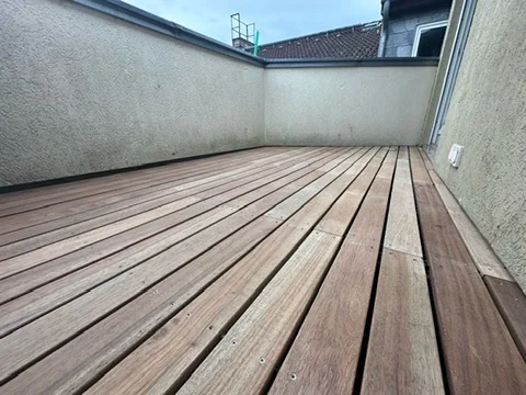 New balcony decking & substructure