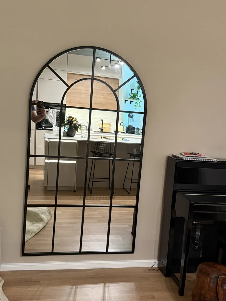 Large mirror mounting