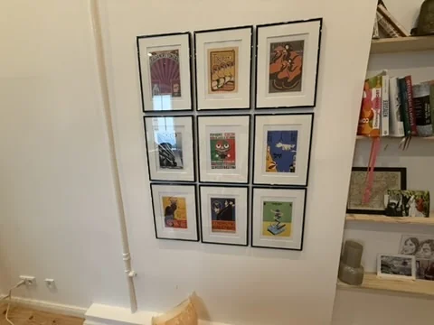 Picture gallery mounting